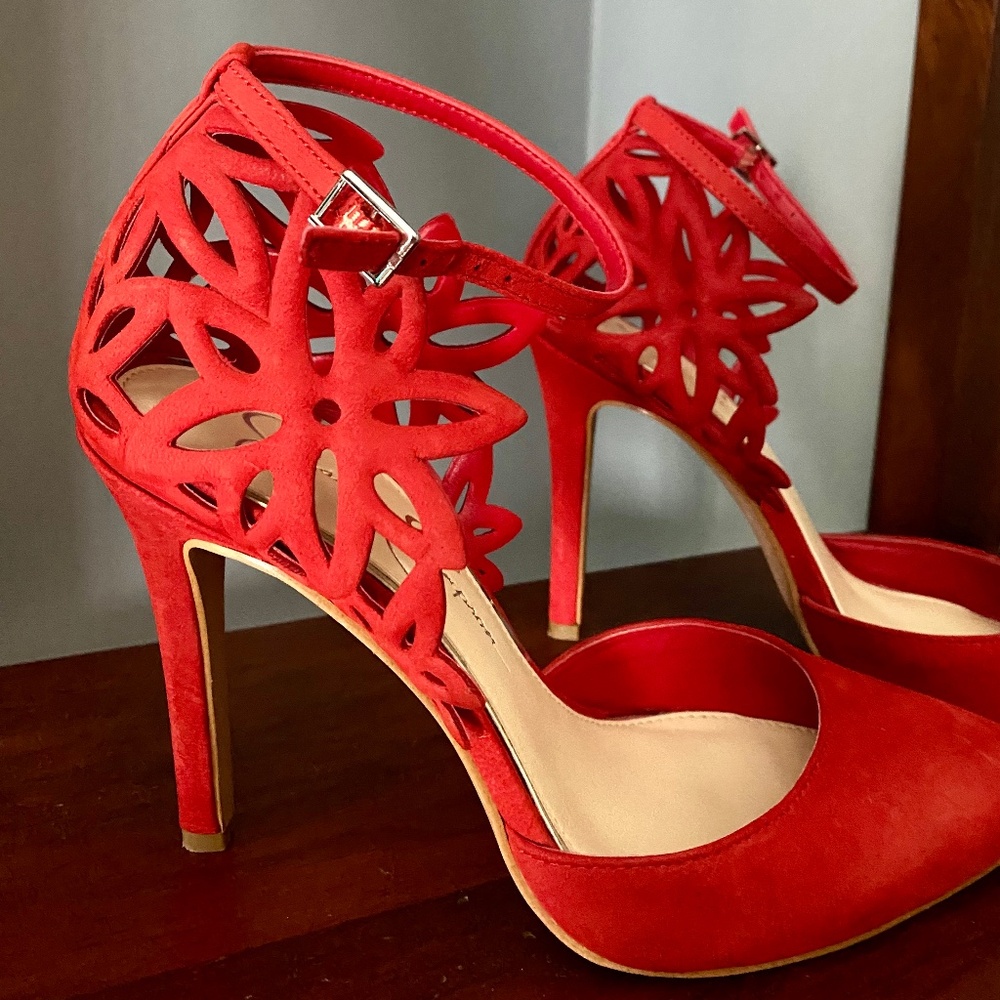 Laser cut suede pumps